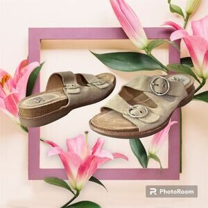 Sofft Women's 10M 10 Brooklyn Tan Suede Leather Slip On Comfort Sandals